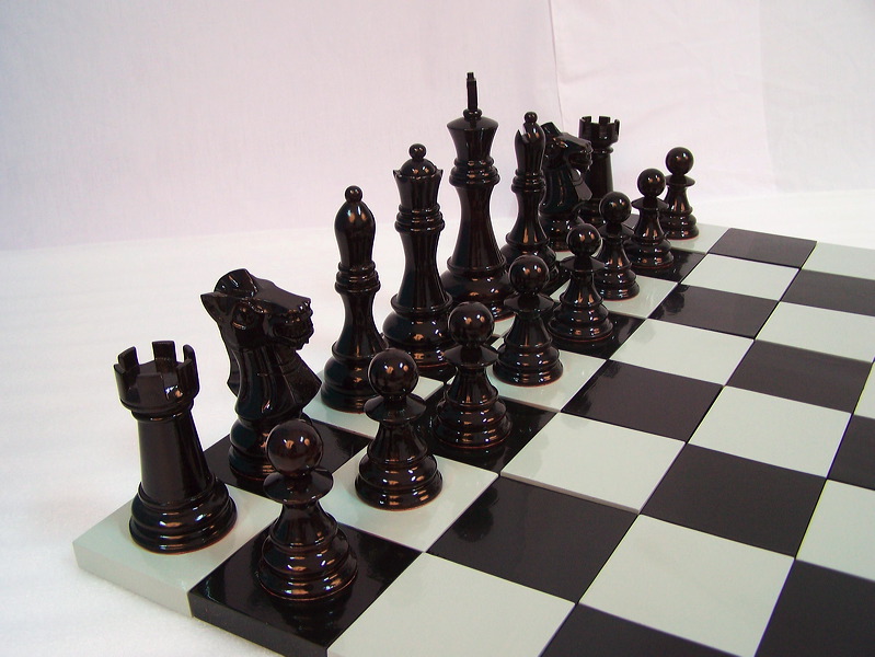 wooden_chess_set_12_21.jpg
