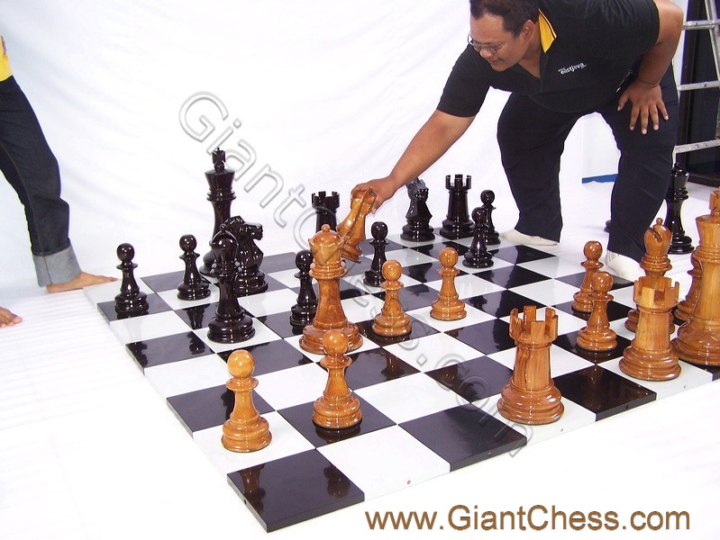wooden_chess_set_16_10.jpg