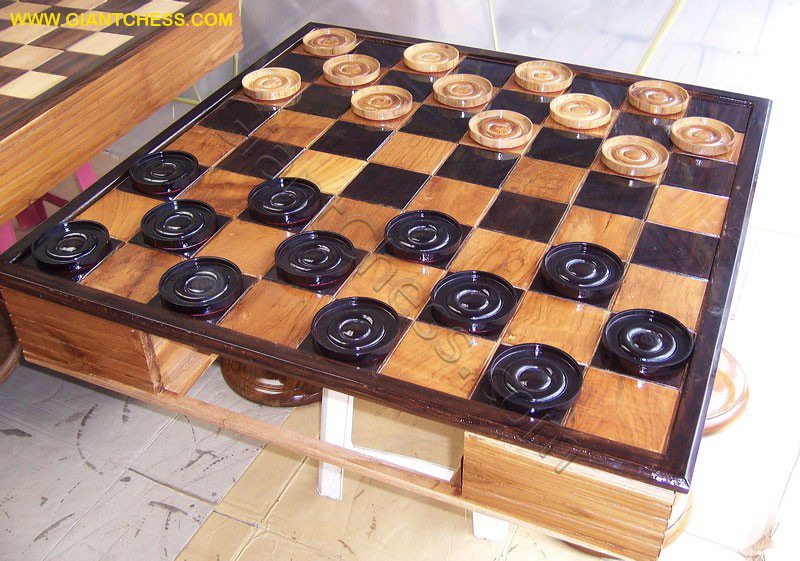 wooden_checkers_01.jpg
