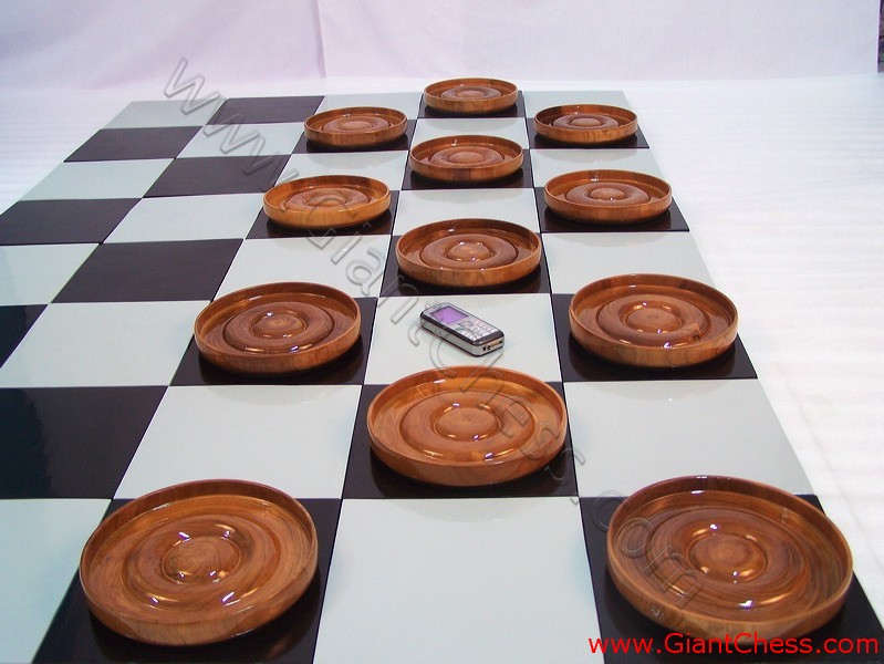 wooden_chess_board_12_08.jpg