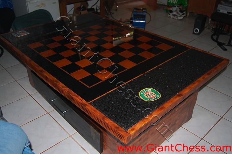 20cm_chess_and_table_01.jpg