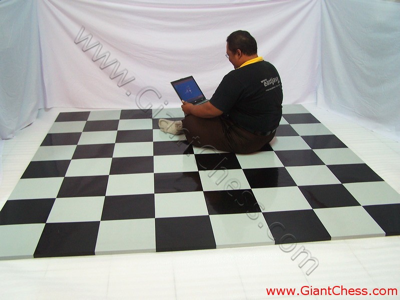 wooden_chess_board_24_04.jpg