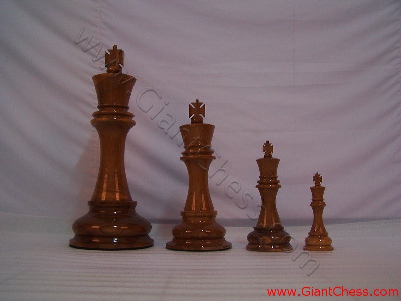 big_chess_pieces_01.jpg