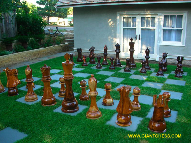 garden_chess_garage.jpg