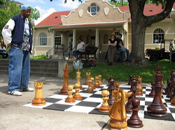 wood_giant_chess_04