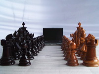 giant_chess_and_laptop_05