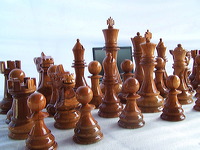 giant_chess_and_laptop_26