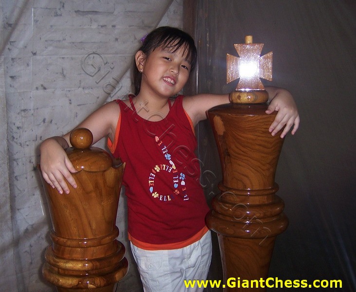 large_chess_pieces_02.jpg