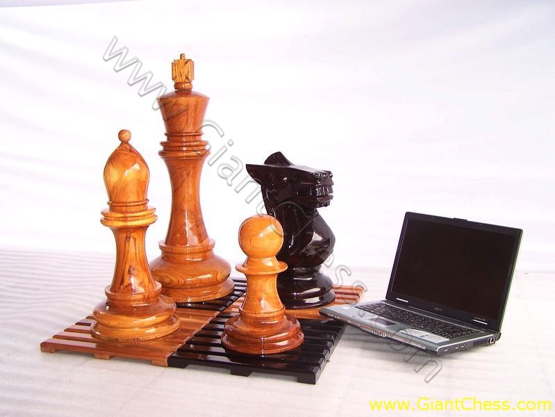 large_wooden_chess_board_03.jpg