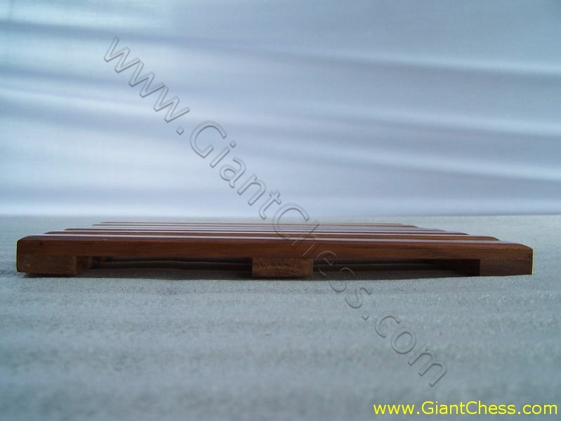 large_wooden_chess_board_08.jpg
