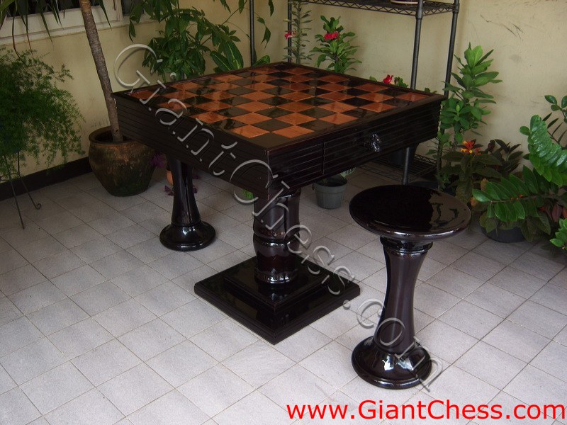 outdoor_chess_table_02.jpg