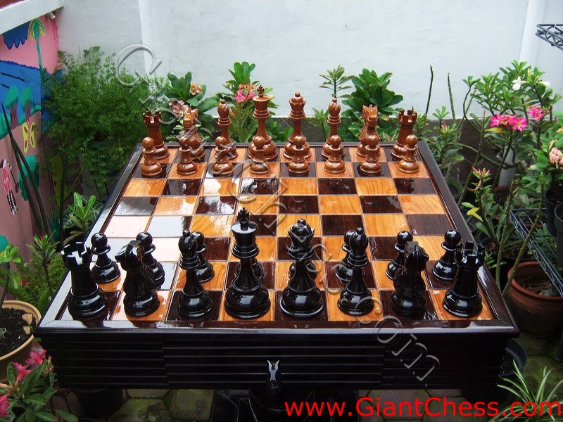 outdoor_chess_table_05.jpg