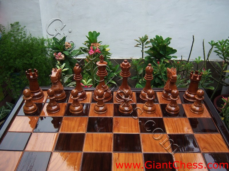 outdoor_chess_table_10.jpg