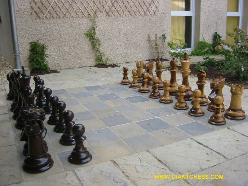 outdoor_chess_from_france.jpg