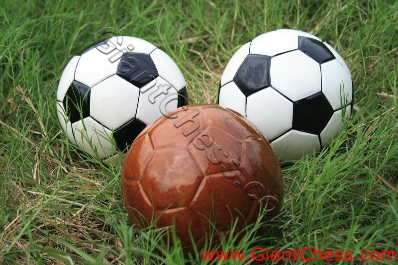 natural_teak_soccer_ball_02.jpg