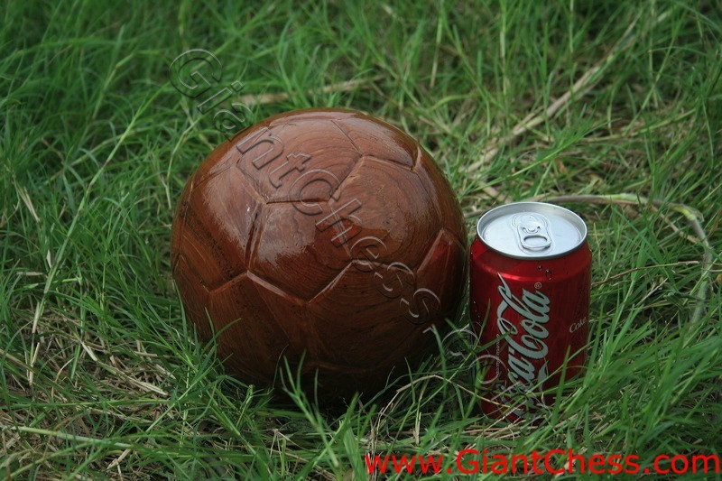 natural_teak_soccer_ball_04.jpg