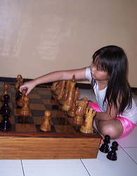 children_play_chess_02