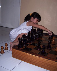 children_play_chess_03