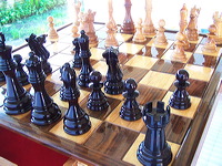 wooden_chess_table_05