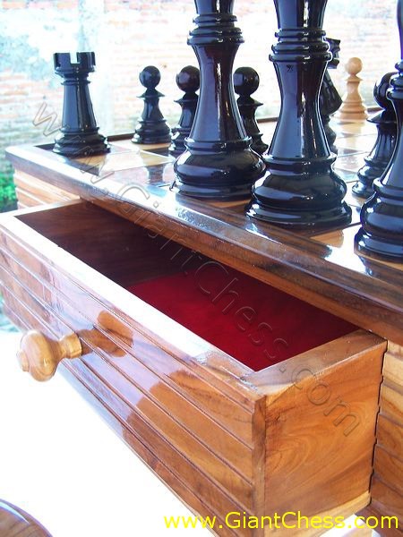 wooden_chess_table_06.jpg
