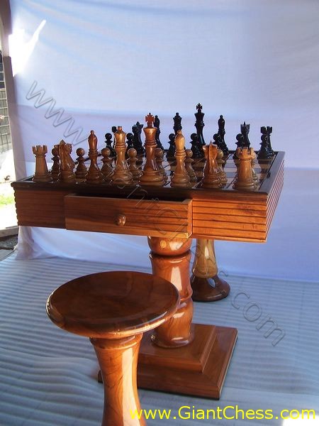 wooden_chess_table_08.jpg