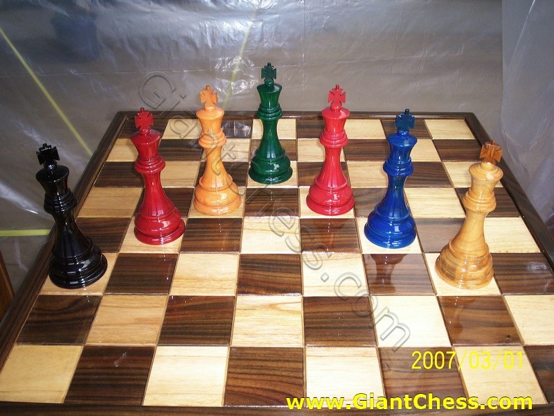 wooden_color_chess_01.jpg