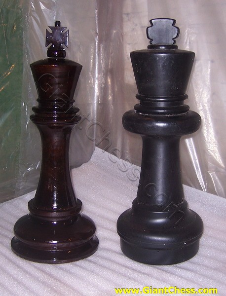 wooden_chess_and_plastic_07.jpg