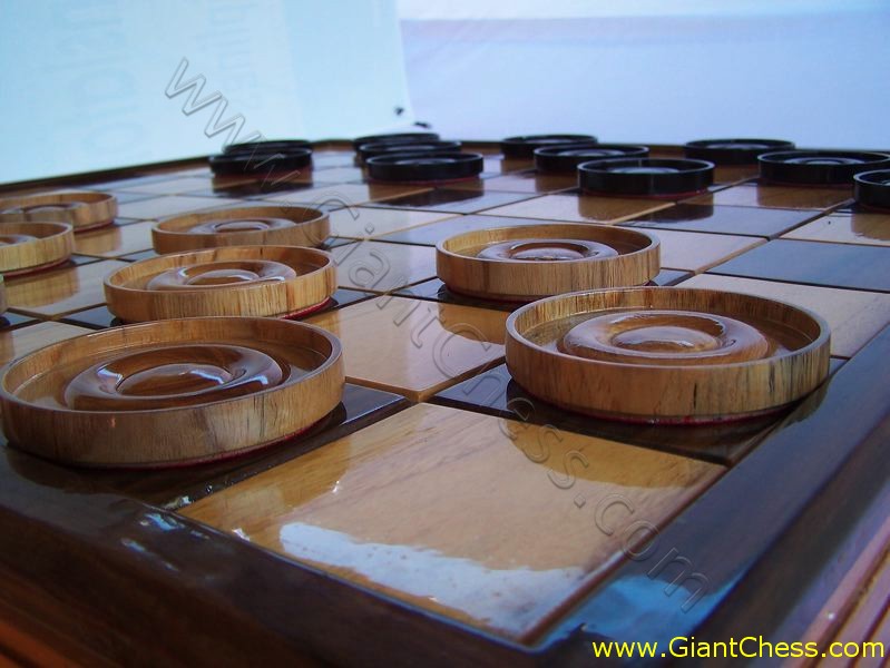wooden_chess_table_13.jpg