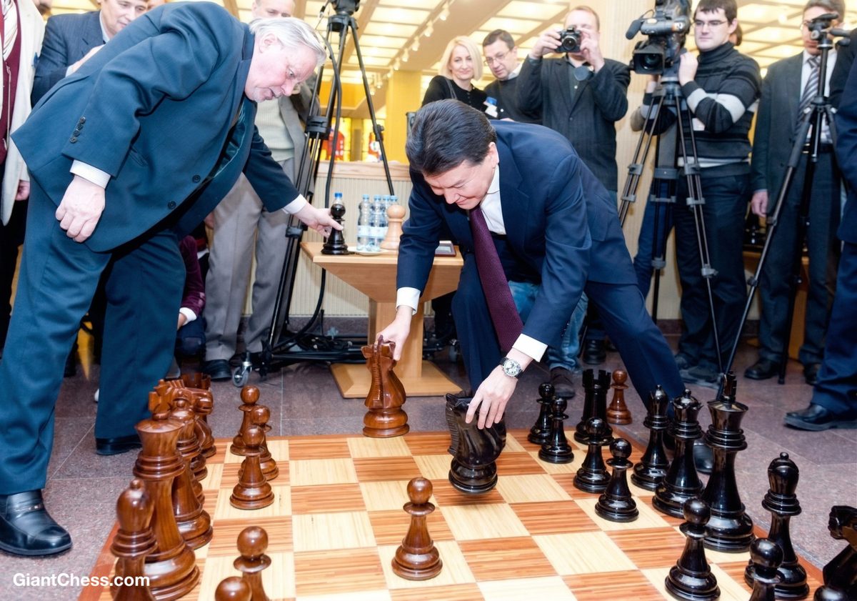 Thumbnail for The Choice of Champions: FIDE Leadership and the GiantChess.com Legacy