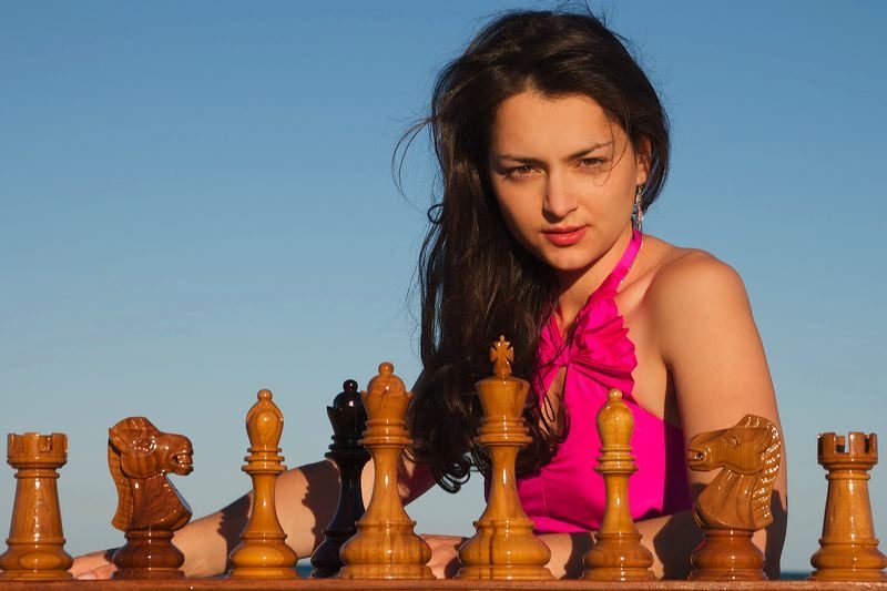 Thumbnail for The Queen of Strategy Meets the King of Woods: Alexandra Kosteniuk and the 20cm Teak Masterpiece