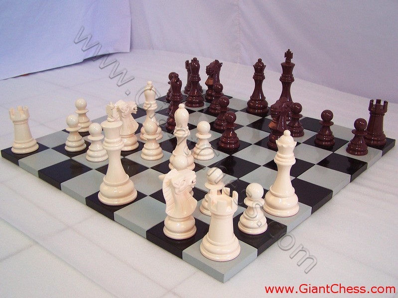 brown_vs_plaza_red_06.jpg