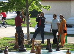 wood_giant_chess_11