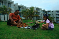 08_wooden_chess_beach_18