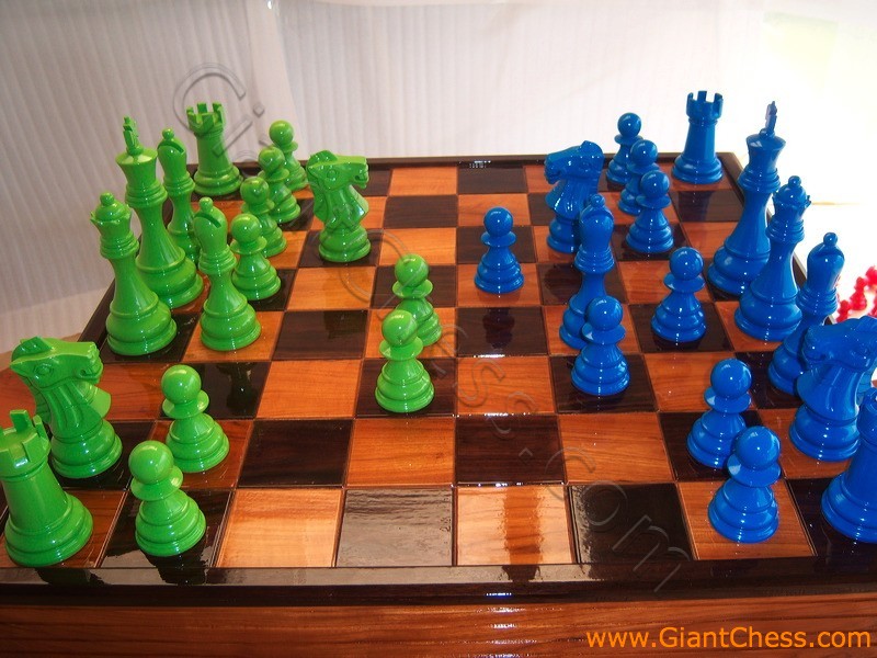 blue_vs_green_03.jpg