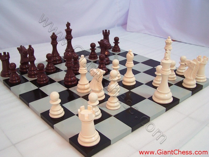 brown_vs_plaza_red_04.jpg