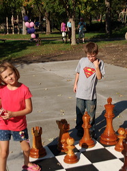 wood_giant_chess_25