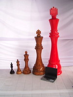 giant_chess_and_laptop_03