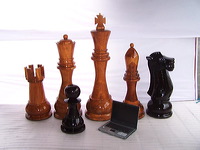 giant_chess_and_laptop_14