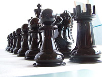 giant_chess_and_laptop_15