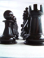 giant_chess_and_laptop_16