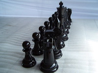 giant_chess_and_laptop_17