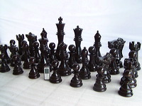 giant_chess_and_laptop_21