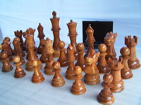 giant_chess_and_laptop_27