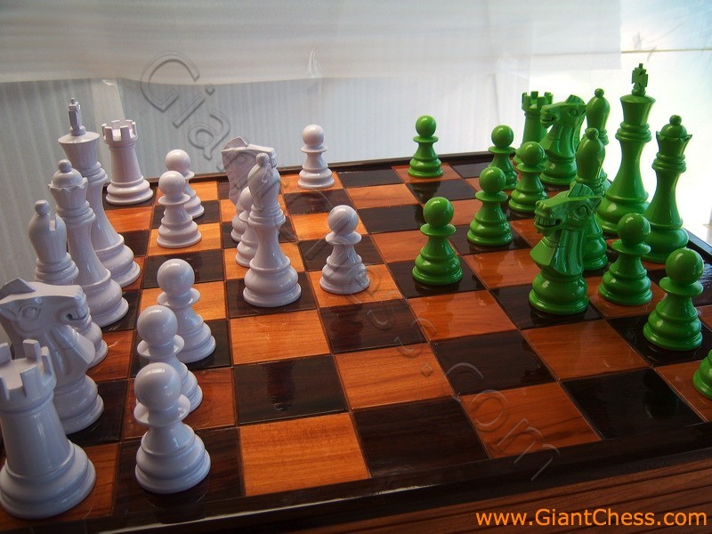 green_vs_soft_violet_06.jpg