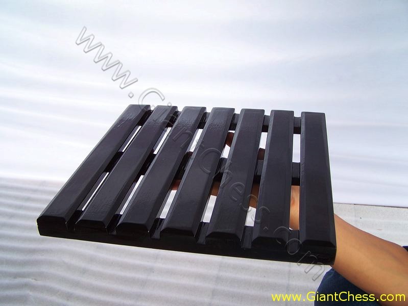 large_wooden_chess_board_06.jpg