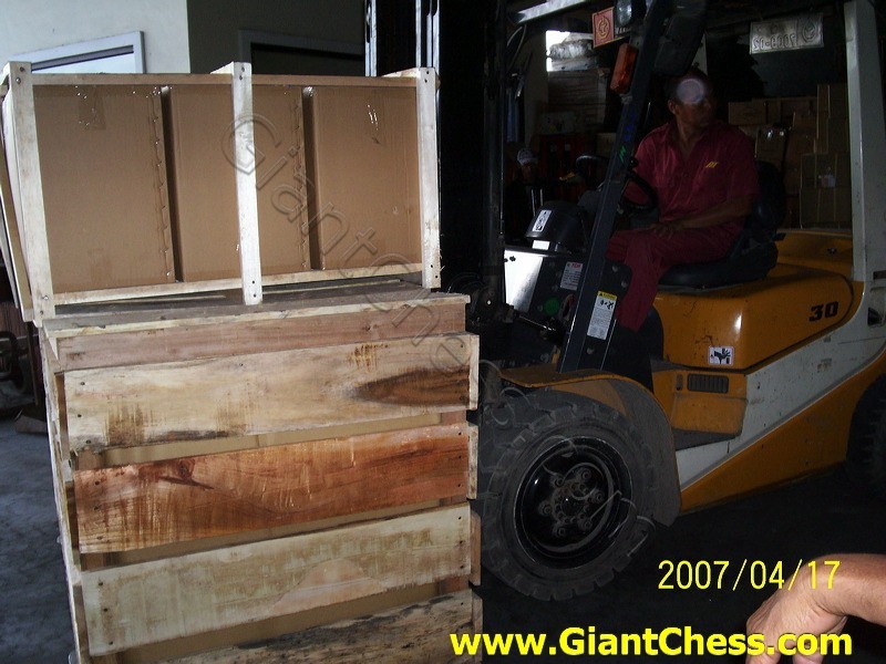 stuffing_to_australia_05.jpg