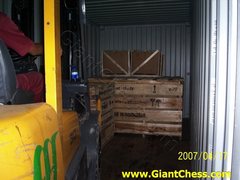 stuffing_to_australia_06.jpg