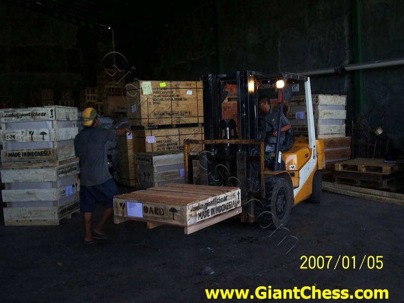 stuffing_process_to_usa_03.jpg