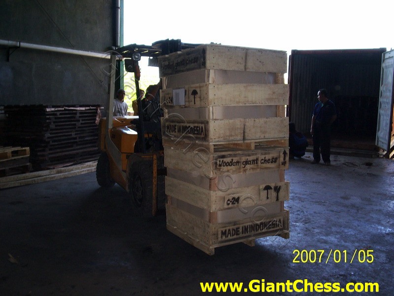 stuffing_process_to_usa_04.jpg