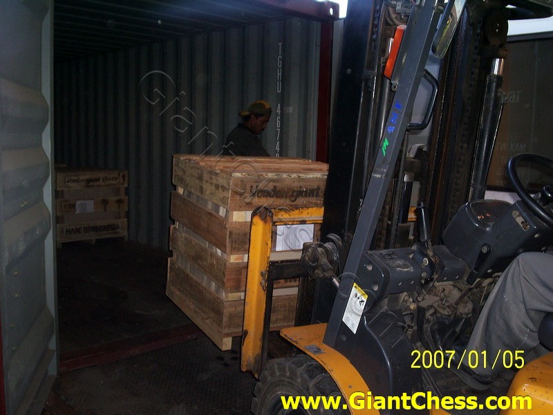 stuffing_process_to_usa_06.jpg